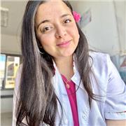 Enseignante dynamique et passionnée – Prête à inspirer vos élèves en ligne.